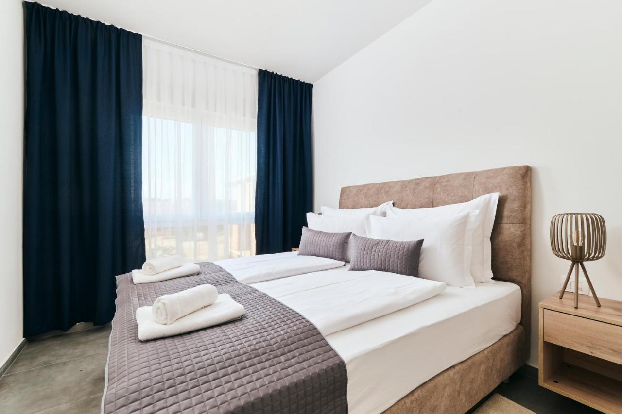 Apartments San Maris 2 Umag Bagian luar foto