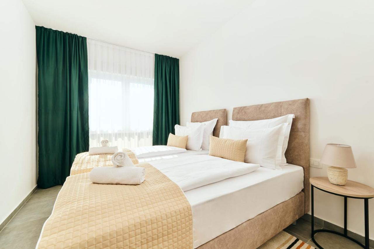 Apartments San Maris 2 Umag Bagian luar foto