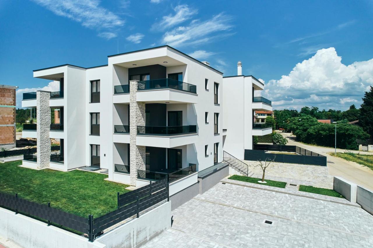 Apartments San Maris 2 Umag Bagian luar foto